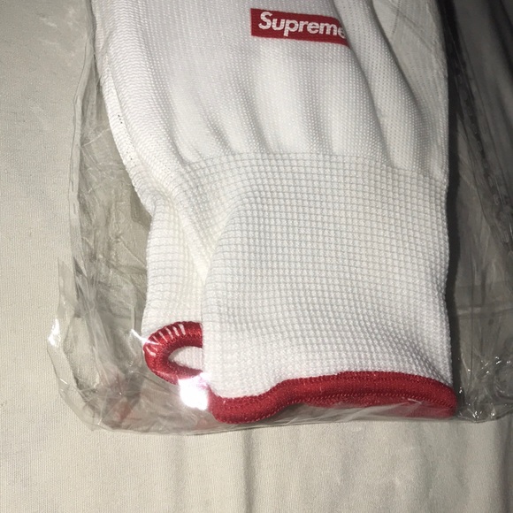 Supreme Rubberized Gloves🆕 - Picture 6 of 13